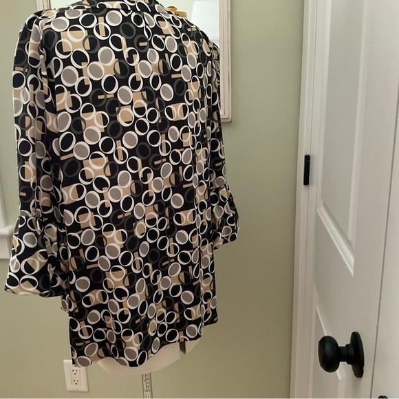 BLACK AND TAUPE GEOMETRIC PATTERN PRINT BLOUSE, SIZE: L - Picture 2 of 9